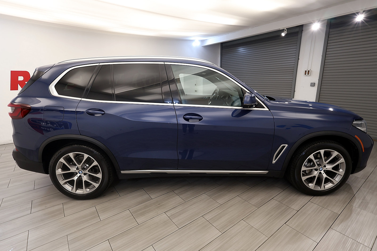 Used 2021 BMW X5 xDrive40i w/ Premium Package AWD/4WD image 6