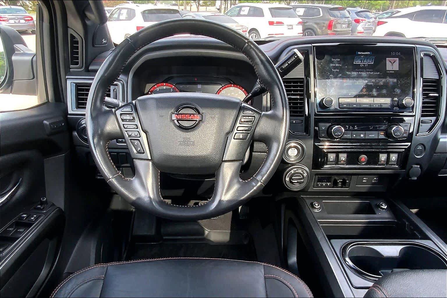 Used 2022 Nissan Titan PRO-4X w/ Pro-4x Convenience Package image 6