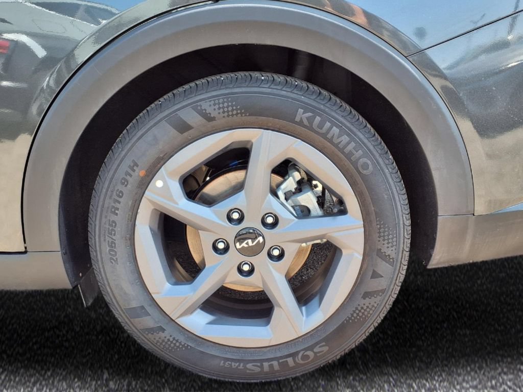 Used 2025 Kia K4 FWD image 6