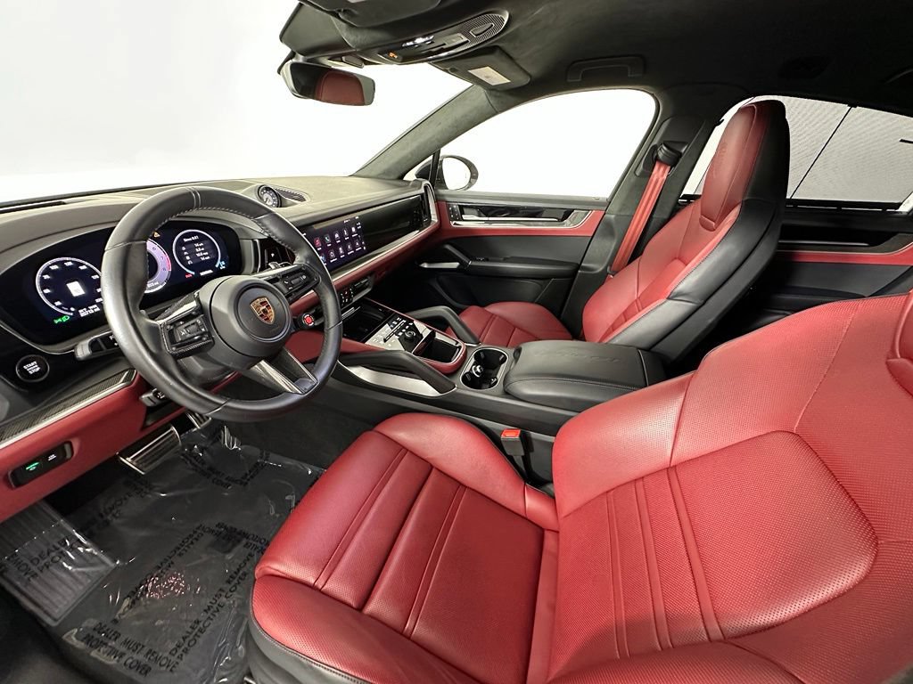 Certified 2024 Porsche Cayenne Turbo GT AWD/4WD image 4