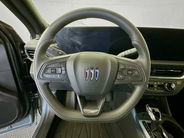 Used 2025 Buick Envista Preferred image 13