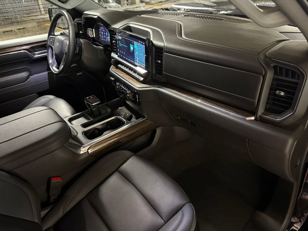 Used 2024 Chevrolet Silverado 1500 LT Trail Boss w/ Convenience Package II AWD/4WD image 21