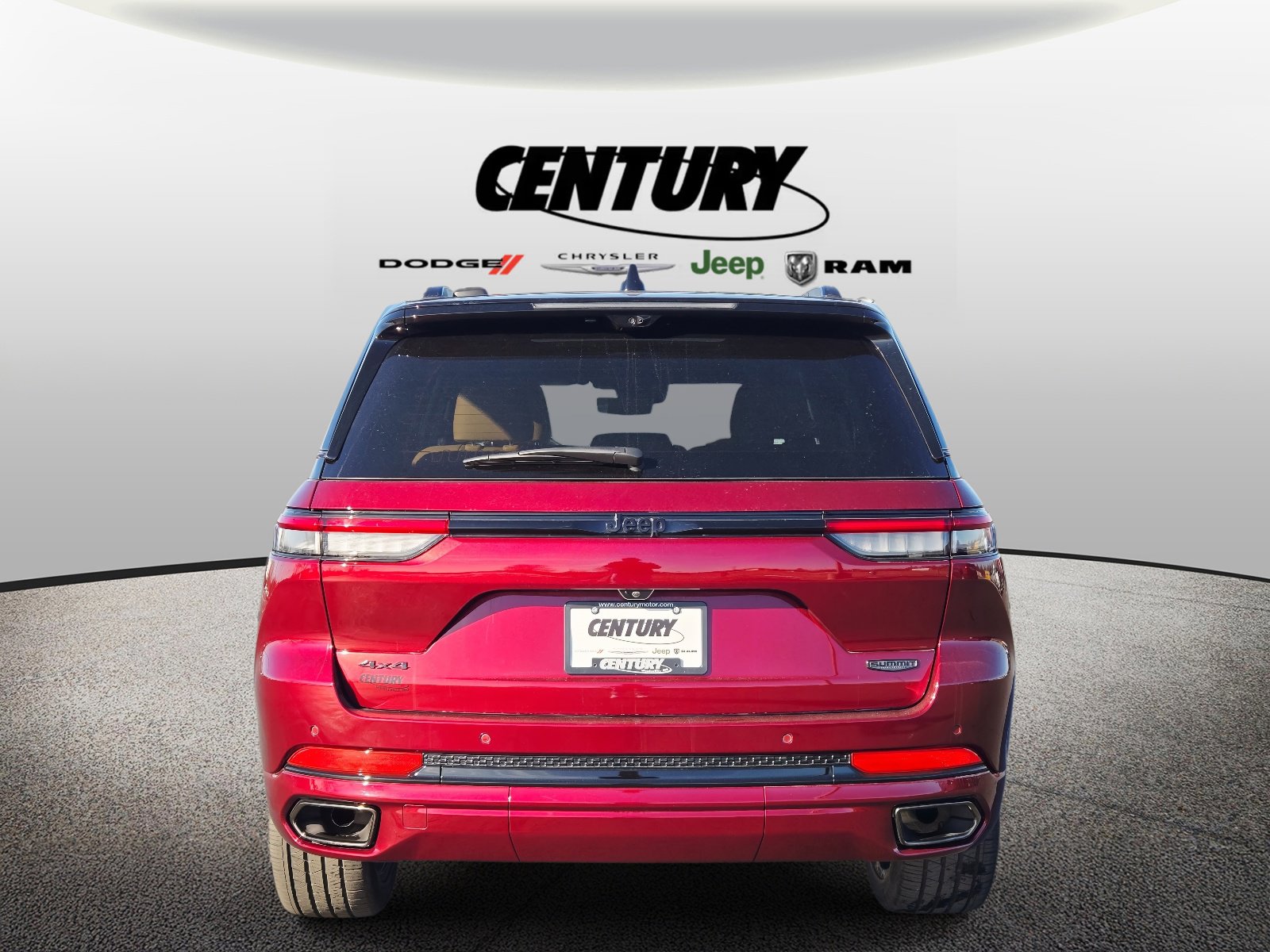 Used 2024 Jeep Grand Cherokee Summit image 5