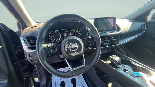 Used 2023 Nissan Rogue SV image 13