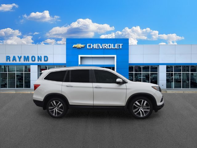 Used 2017 Honda Pilot Elite image 2