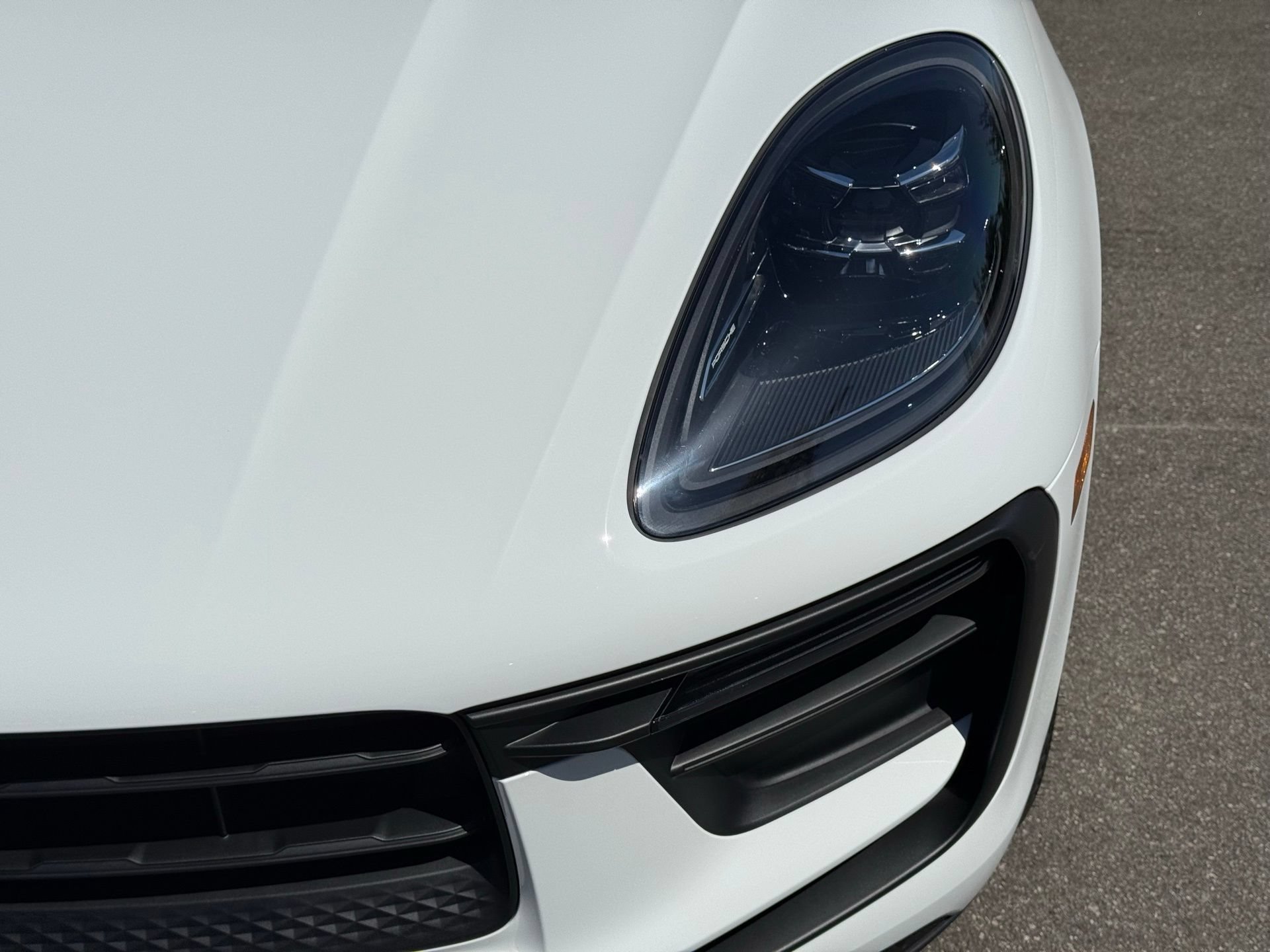 Used 2026 Porsche Macan AWD/4WD image 11