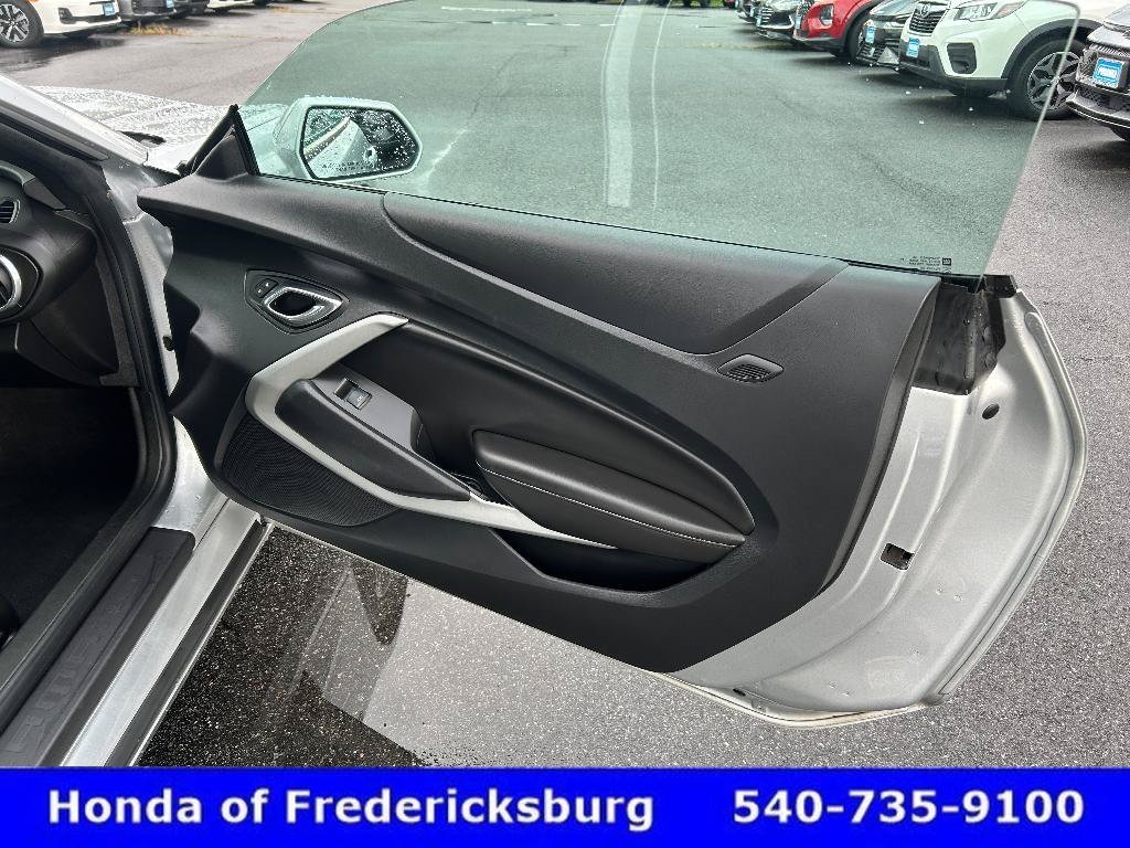 Used 2017 Chevrolet Camaro LT RWD image 11