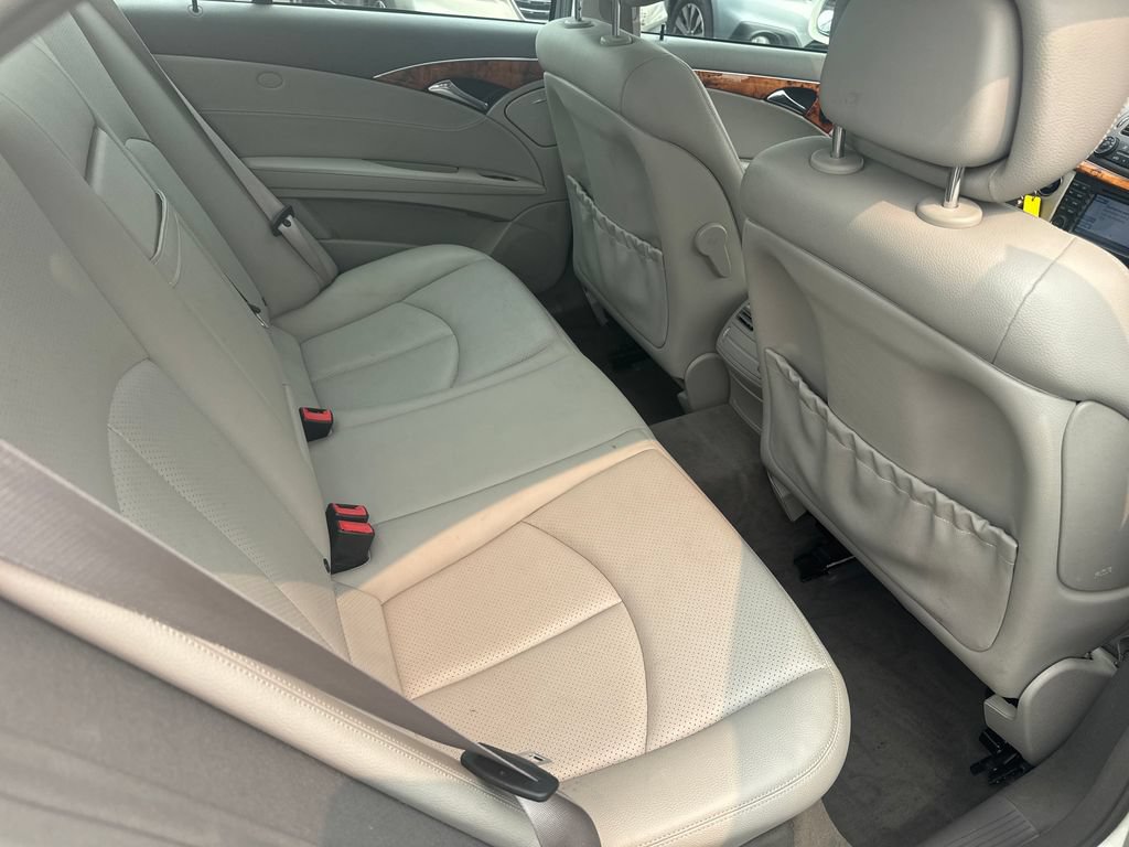Used 2007 Mercedes-Benz E 350 4MATIC Sedan image 36