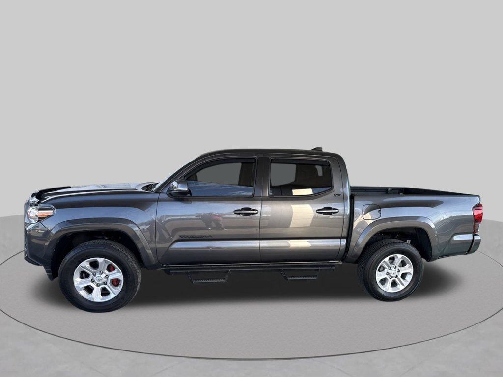 Used 2022 Toyota Tacoma SR5 w/ Technology Package RWD image 3