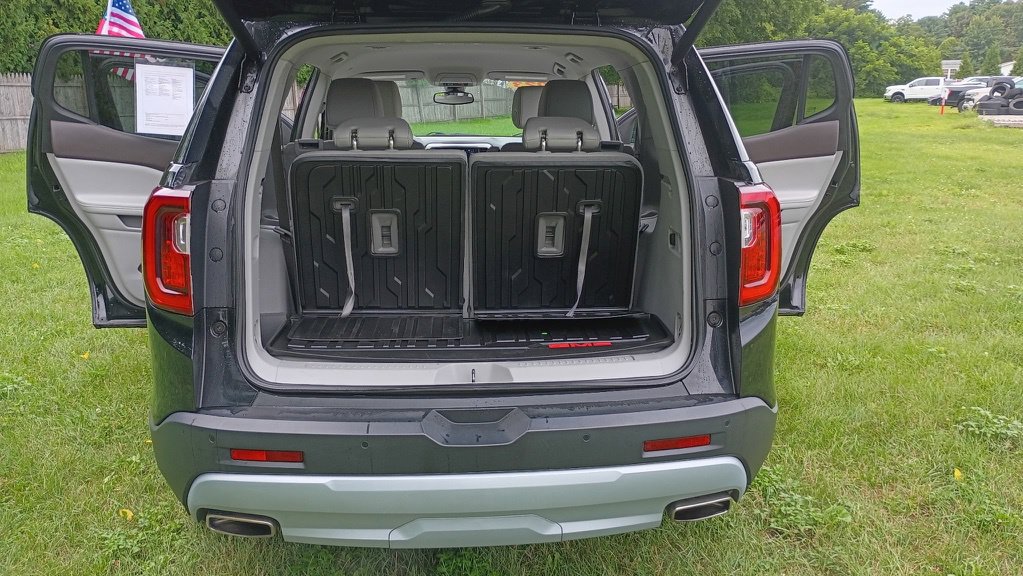 Used 2023 GMC Acadia SLT w/ Preferred Package AWD/4WD image 18