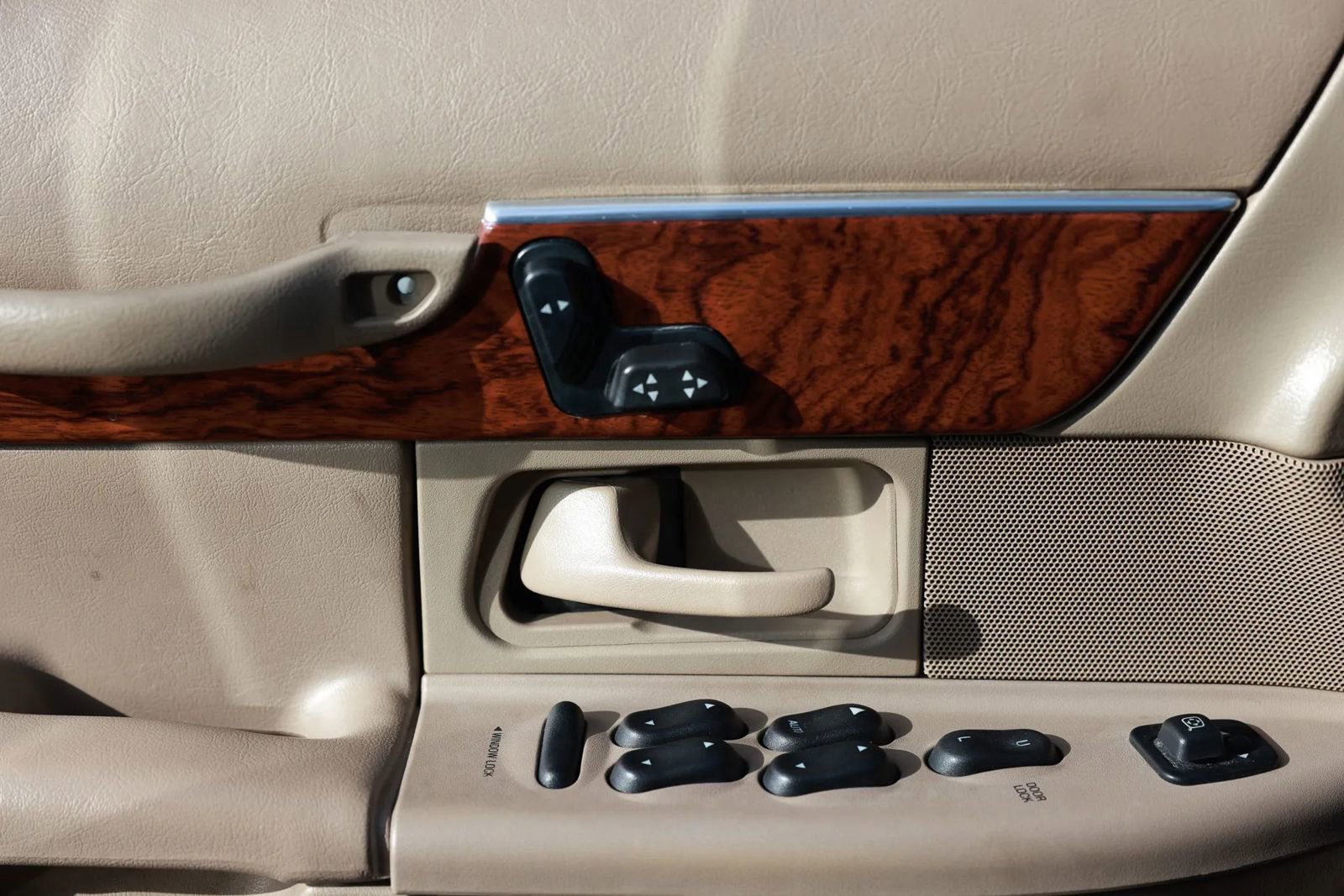 Used 2002 Mercury Grand Marquis LS image 38