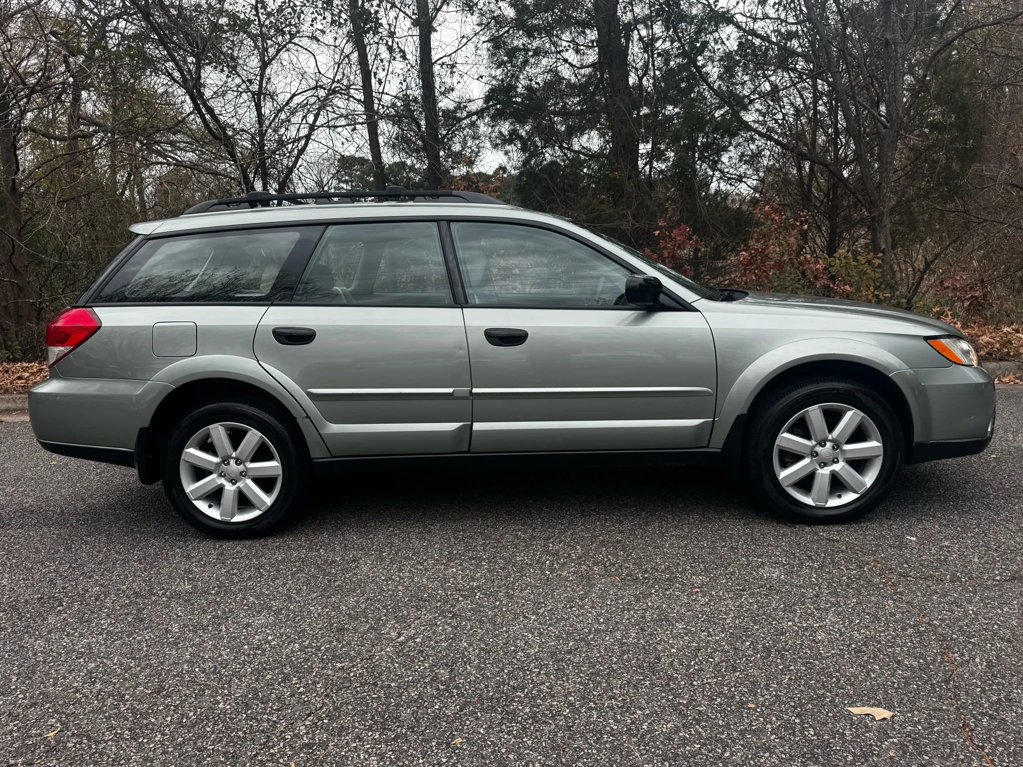 Used 2009 Subaru Outback 2.5i Special Edition image 6