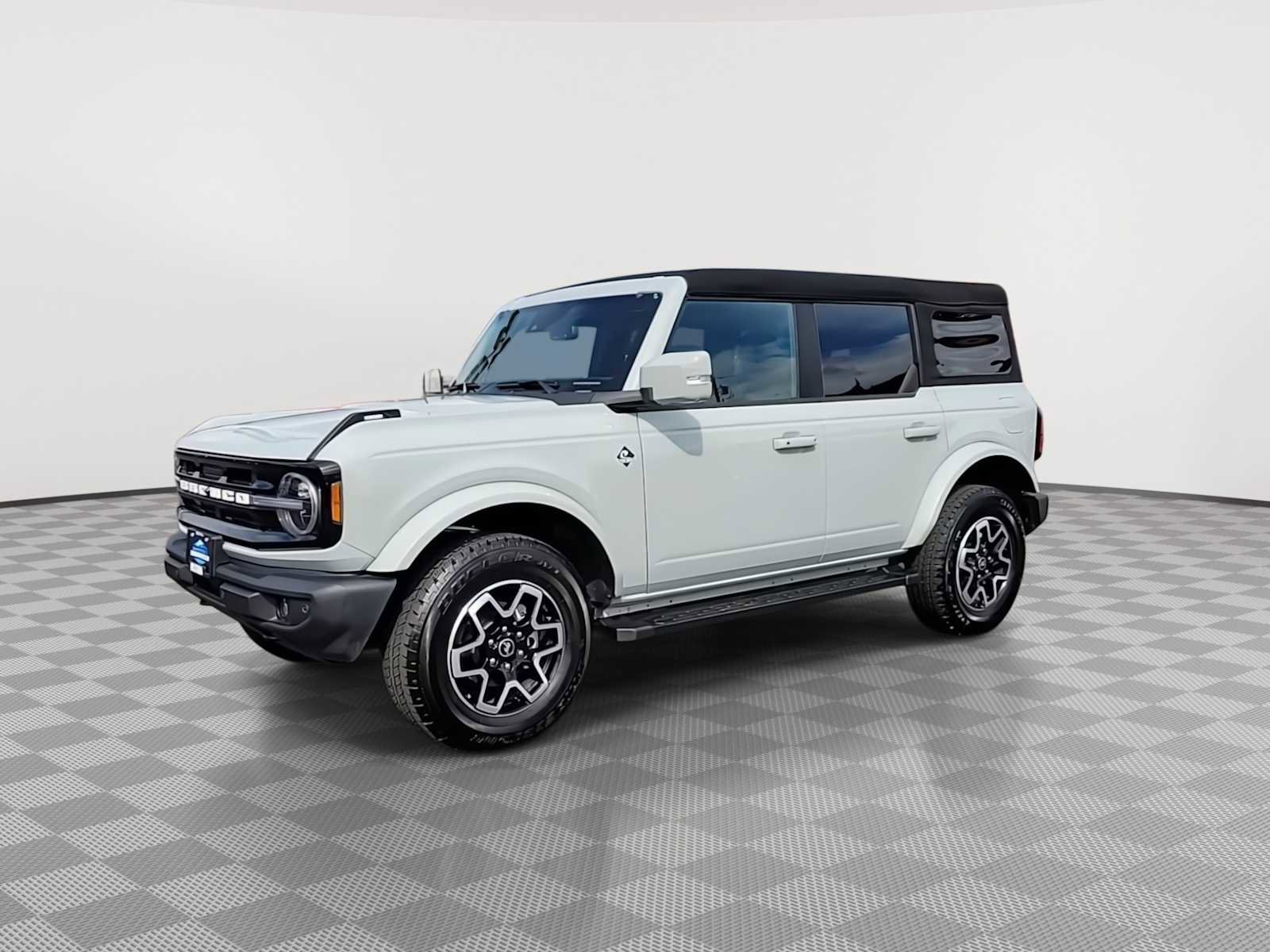 Used 2024 Ford Bronco Outer Banks image 4
