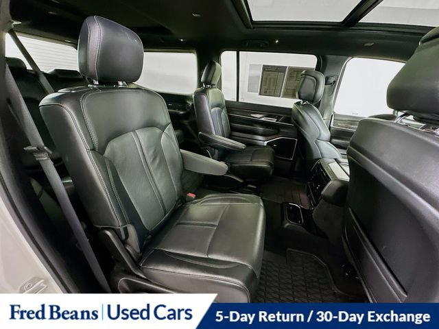 Used 2022 Jeep Wagoneer Series III w/ Premium Group I AWD/4WD image 36