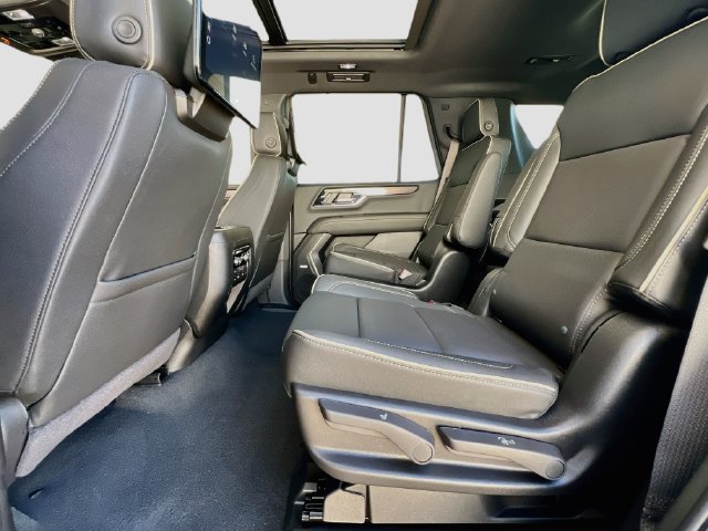 New 2026 GMC Yukon Elevation w/ Elevation Premium Package AWD/4WD image 17
