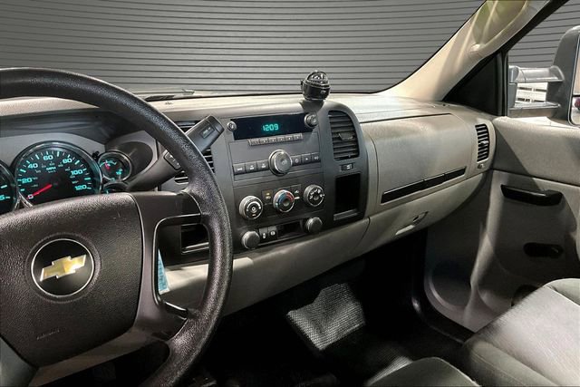 Used 2014 Chevrolet Silverado 2500 W/T w/ Snow Plow Prep Package AWD/4WD image 10