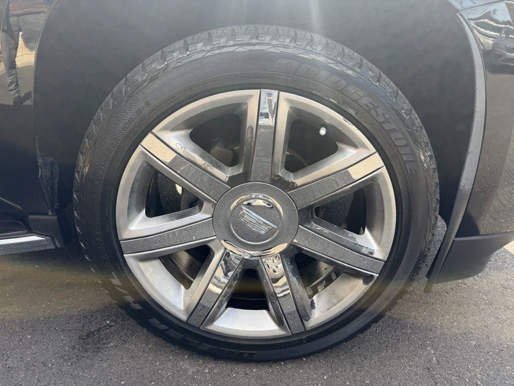 Used 2017 Cadillac Escalade Luxury AWD/4WD image 12