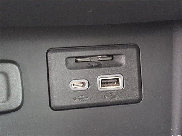 Used 2021 GMC Acadia Denali image 23