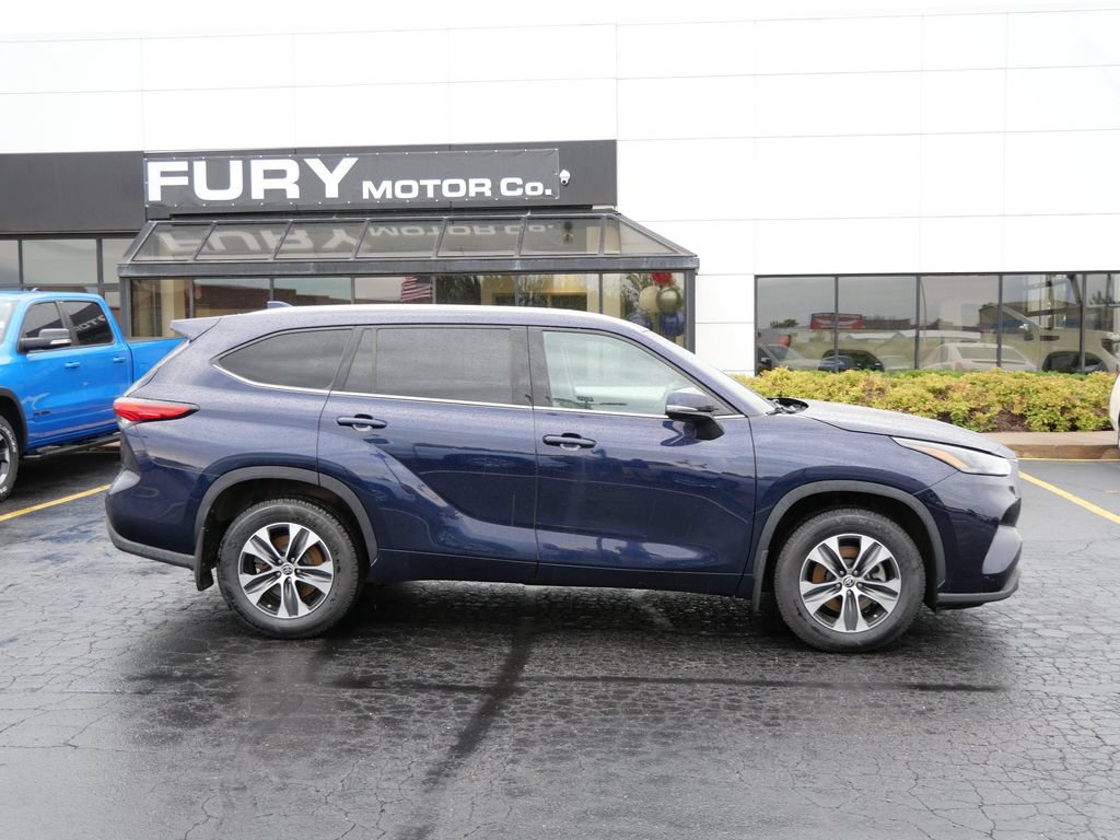 Used 2022 Toyota Highlander XLE