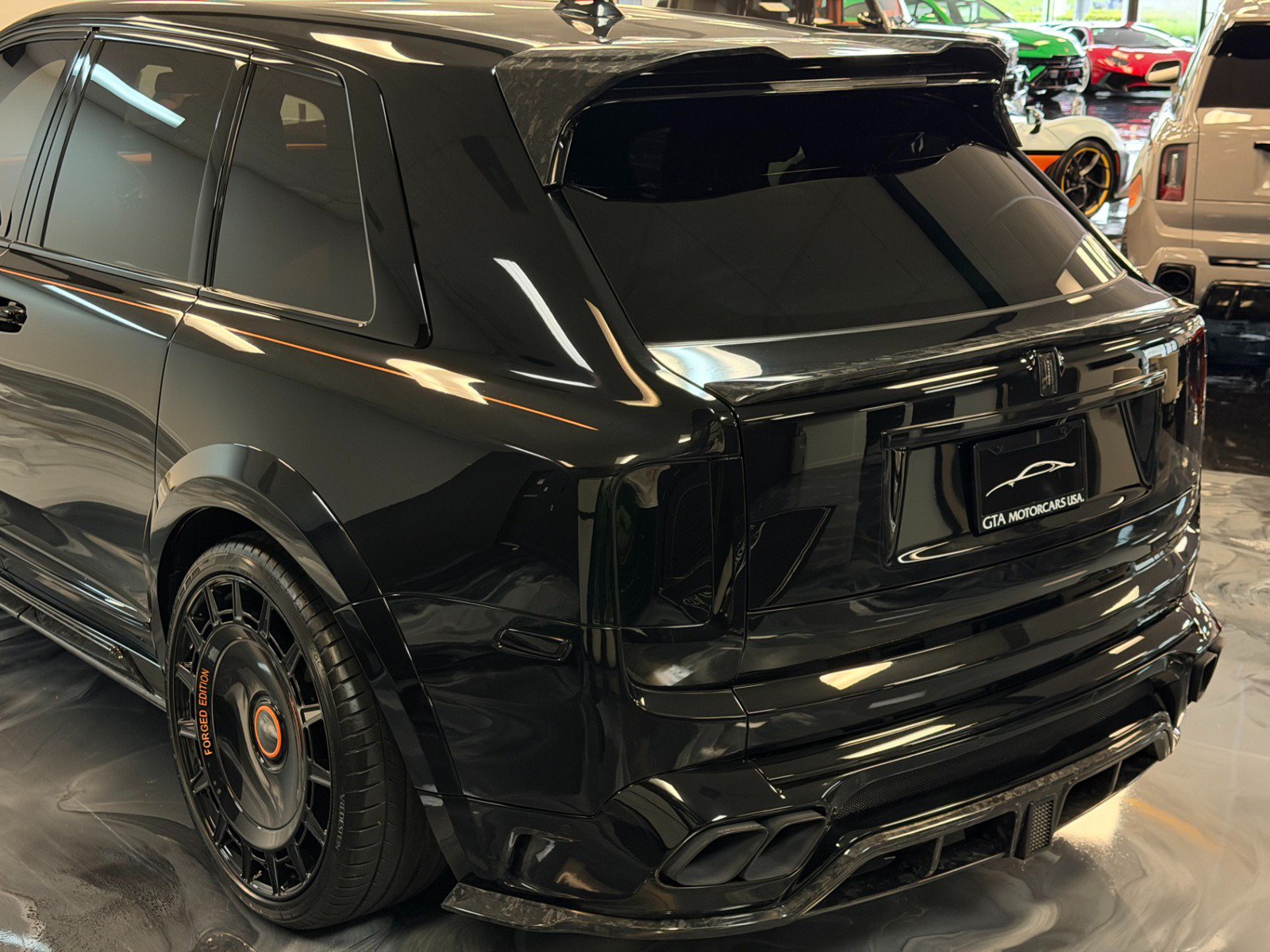 Used 2023 Rolls-Royce Cullinan AWD/4WD image 9