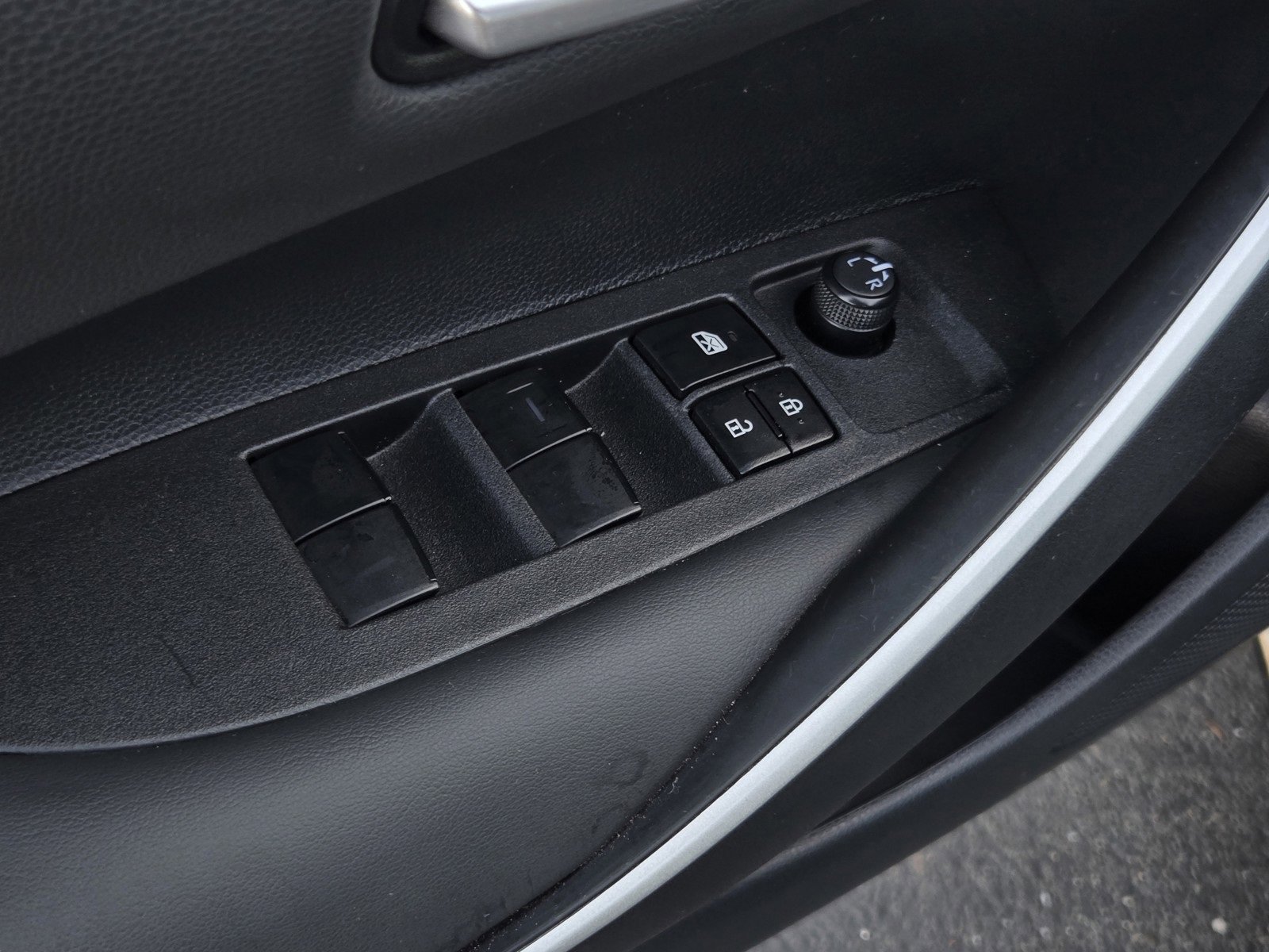 Certified 2025 Toyota Corolla SE image 10