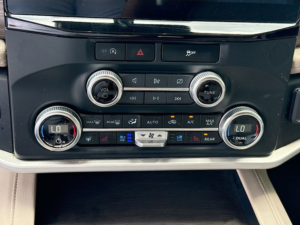 Used 2024 Ford Expedition Limited image 17