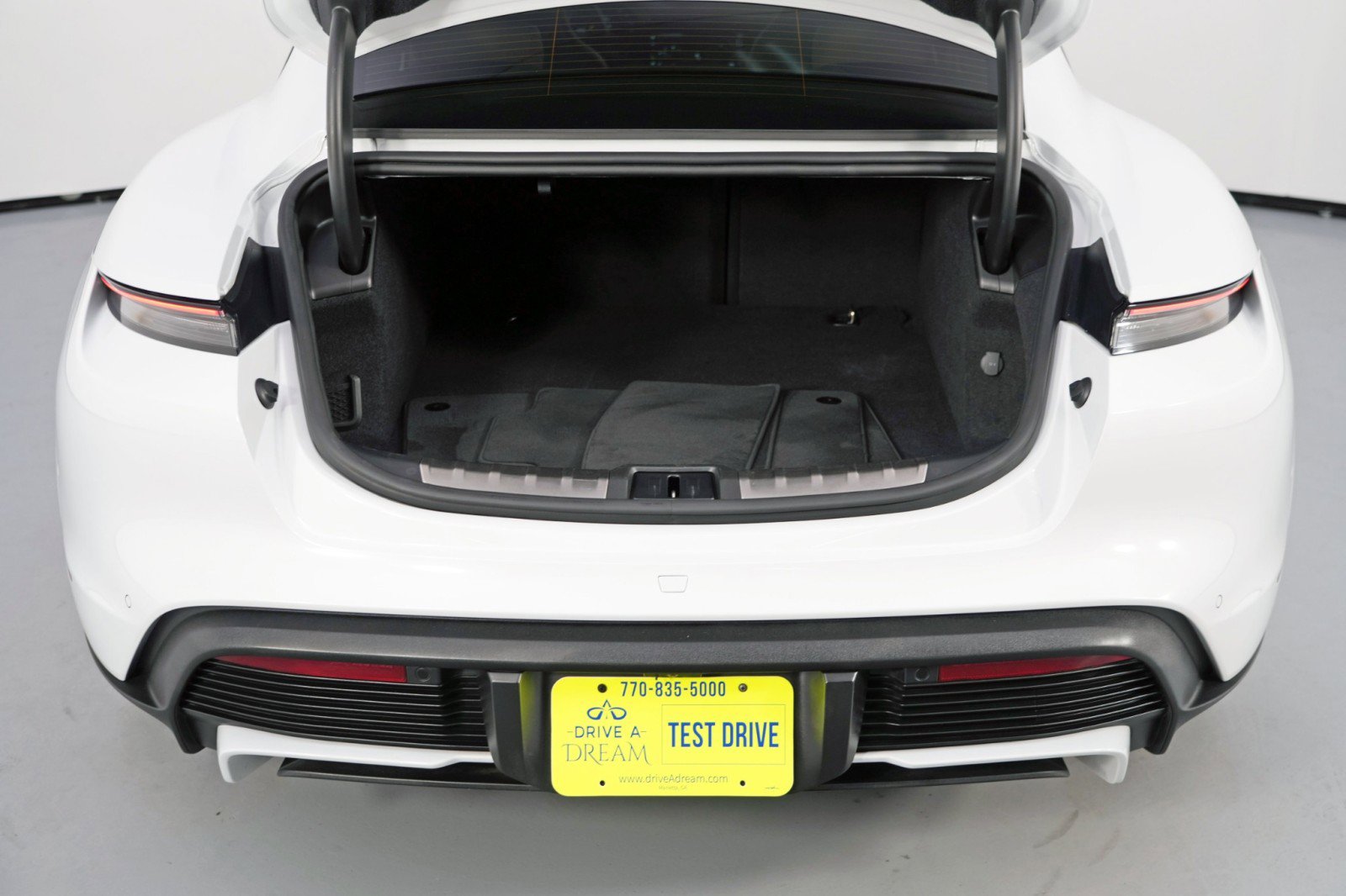 Used 2020 Porsche Taycan Turbo w/ Premium Package image 10