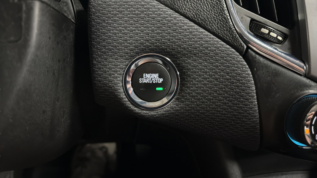 Used 2018 Chevrolet Cruze LT w/ Convenience Package image 32