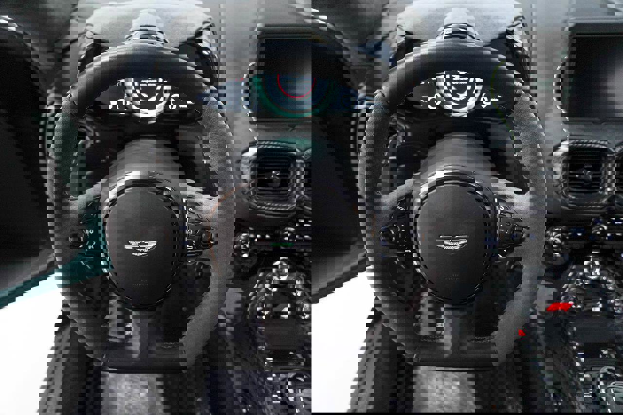 Used 2023 Aston Martin V8 Vantage Coupe image 10