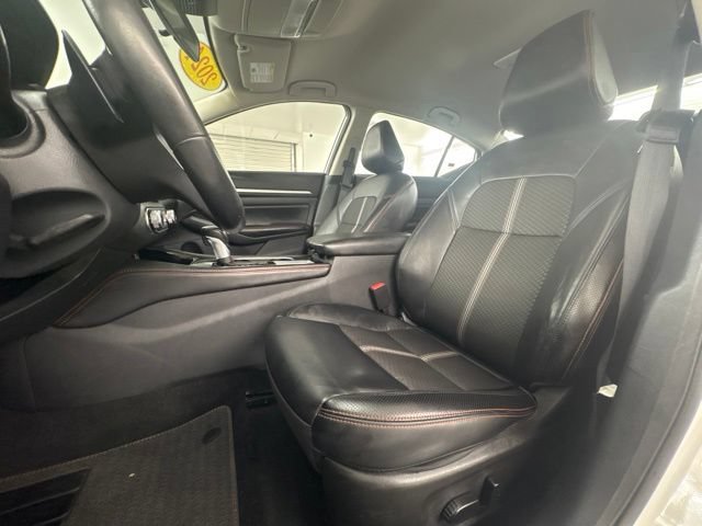 Used 2024 Nissan Altima 2.5 SR FWD image 17