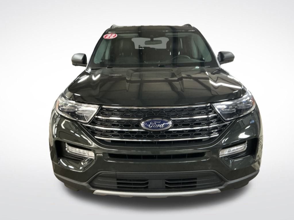 Used 2022 Ford Explorer XLT w/ Equipment Group 202A image 9