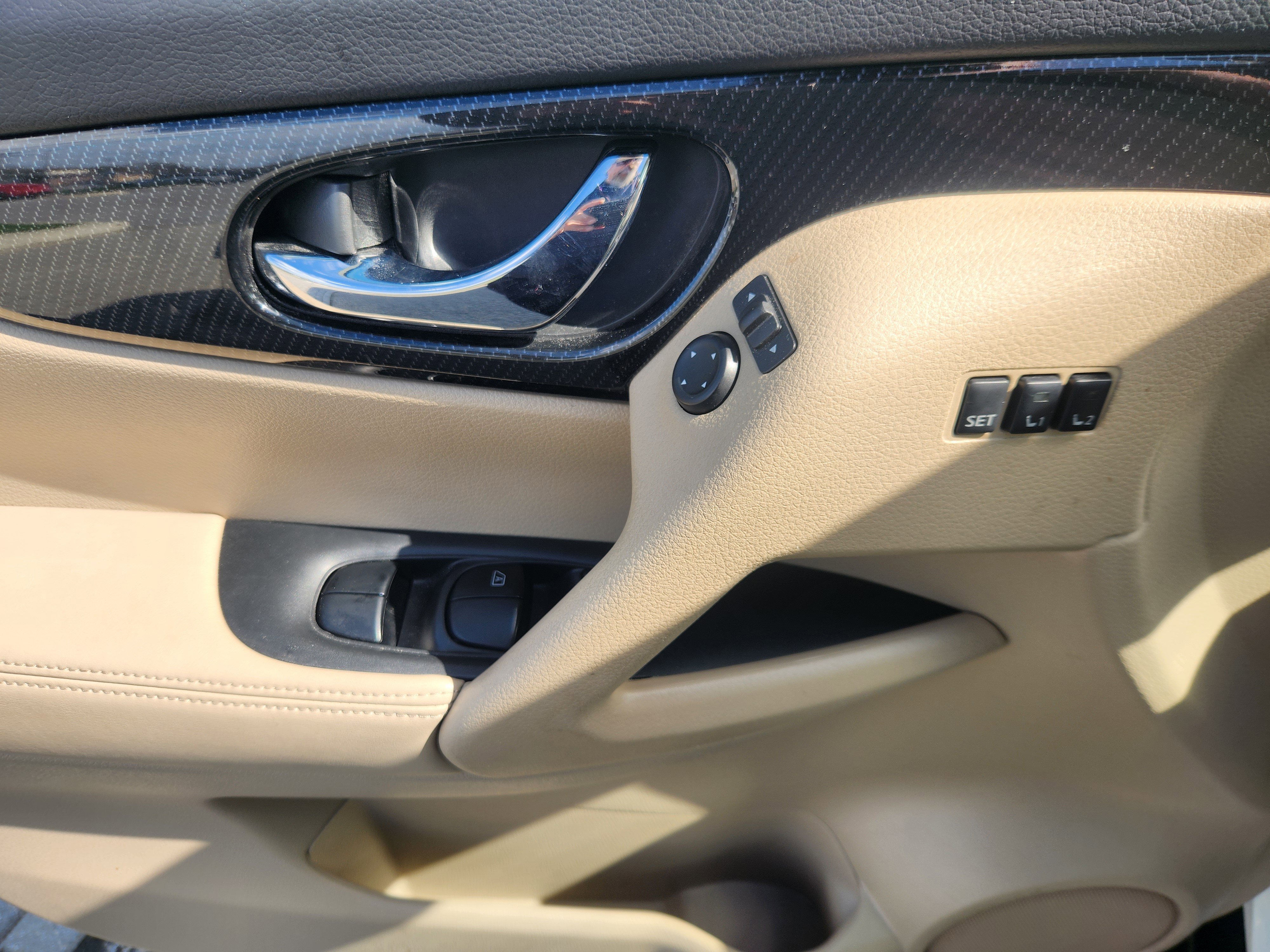 Used 2020 Nissan Rogue SL w/ Premium Package image 18