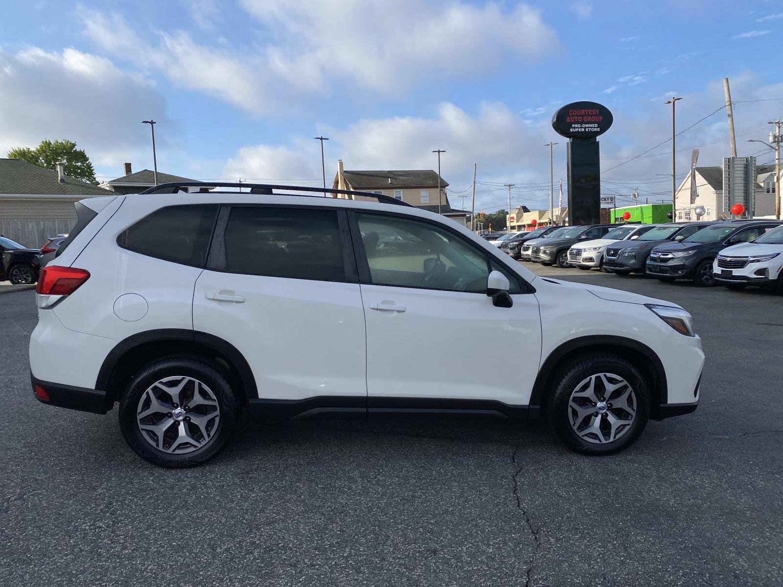 Used 2019 Subaru Forester Premium w/ All-Weather Package image 8