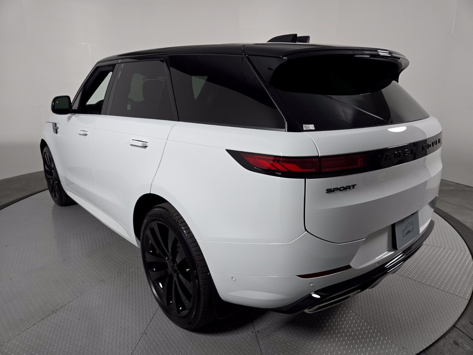 New 2026 Land Rover Range Rover Sport Dynamic SE AWD/4WD image 15