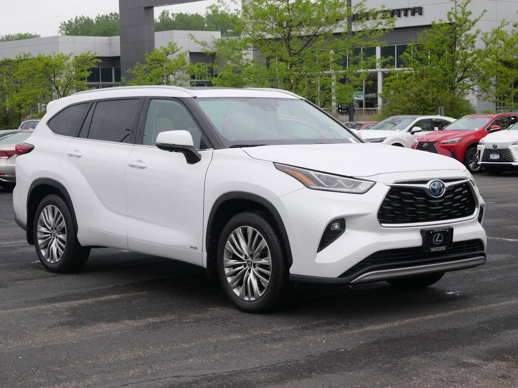 Used 2023 Toyota Highlander Platinum AWD/4WD image 1