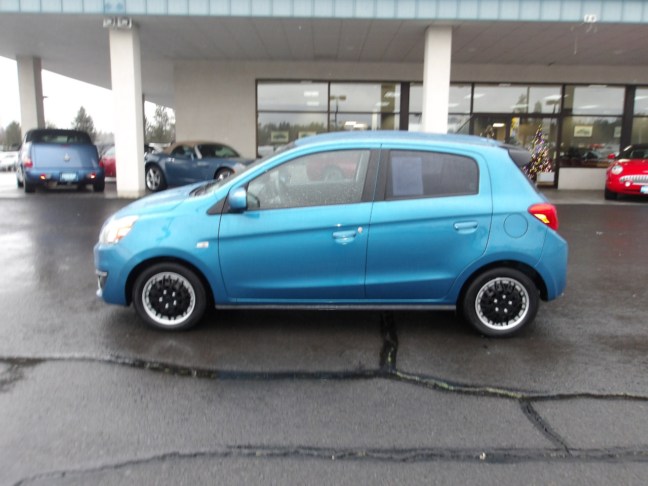 Used 2018 Mitsubishi Mirage ES image 2