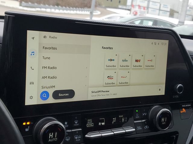 Used 2023 Toyota Highlander XSE image 16