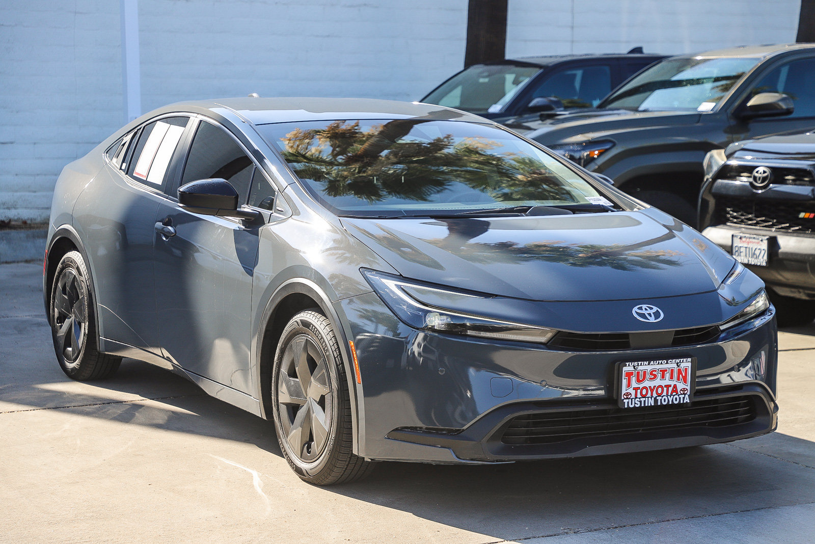 Certified 2024 Toyota Prius LE FWD image 3