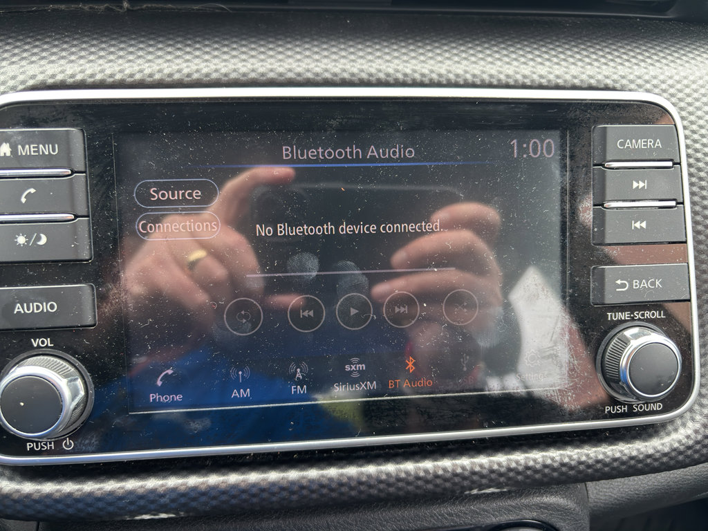 Used 2019 Nissan Kicks SV image 9