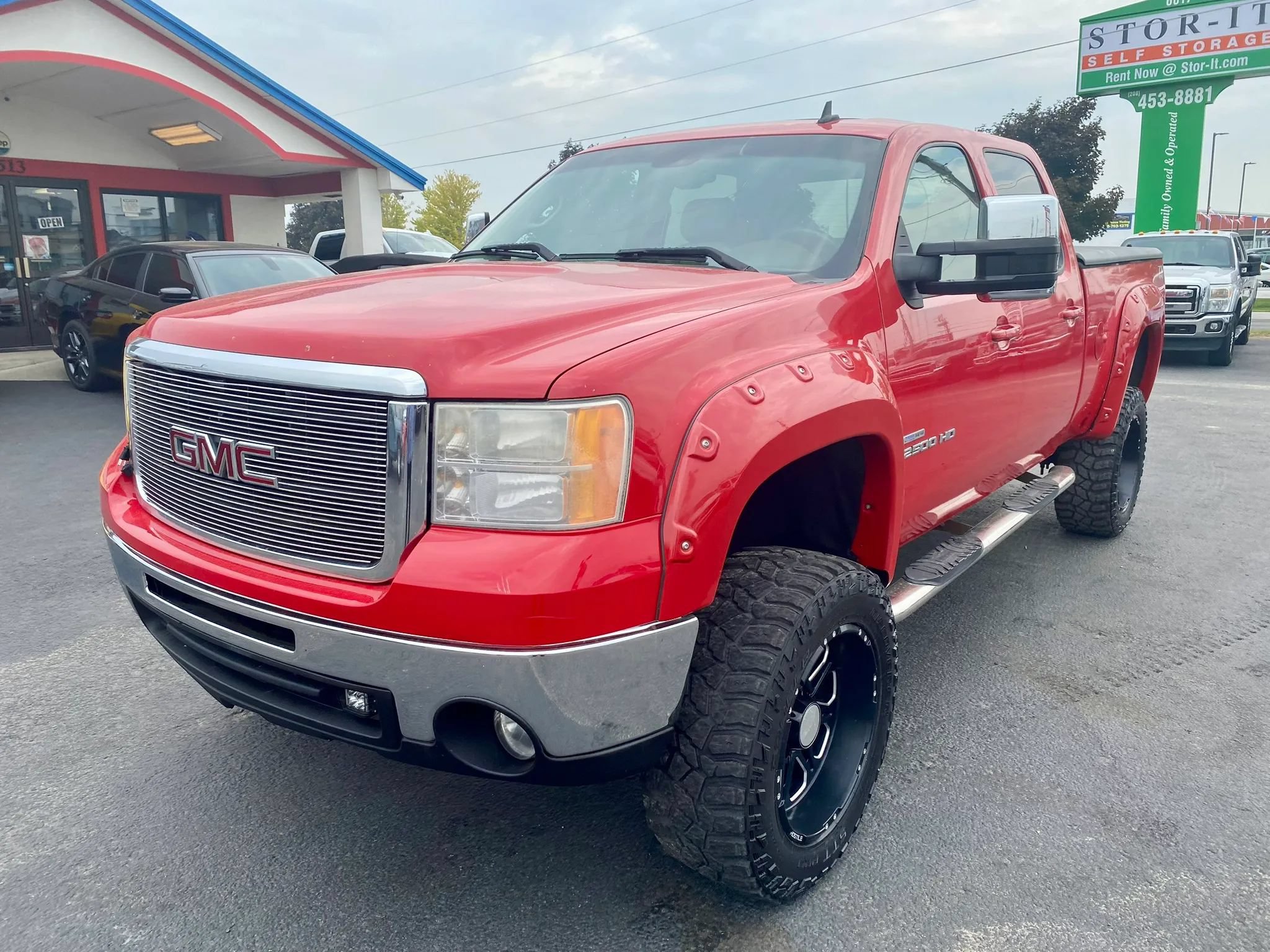 Used 2008 GMC Sierra 2500 SLT w/ Z71 Off-Road Package AWD/4WD image 1