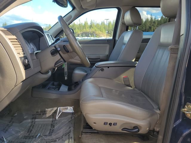 Used 2005 Dodge Dakota Laramie w/ Trailer Tow Group AWD/4WD image 2