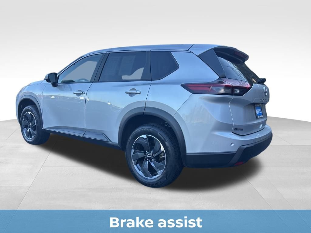 Used 2025 Nissan Rogue SV image 9