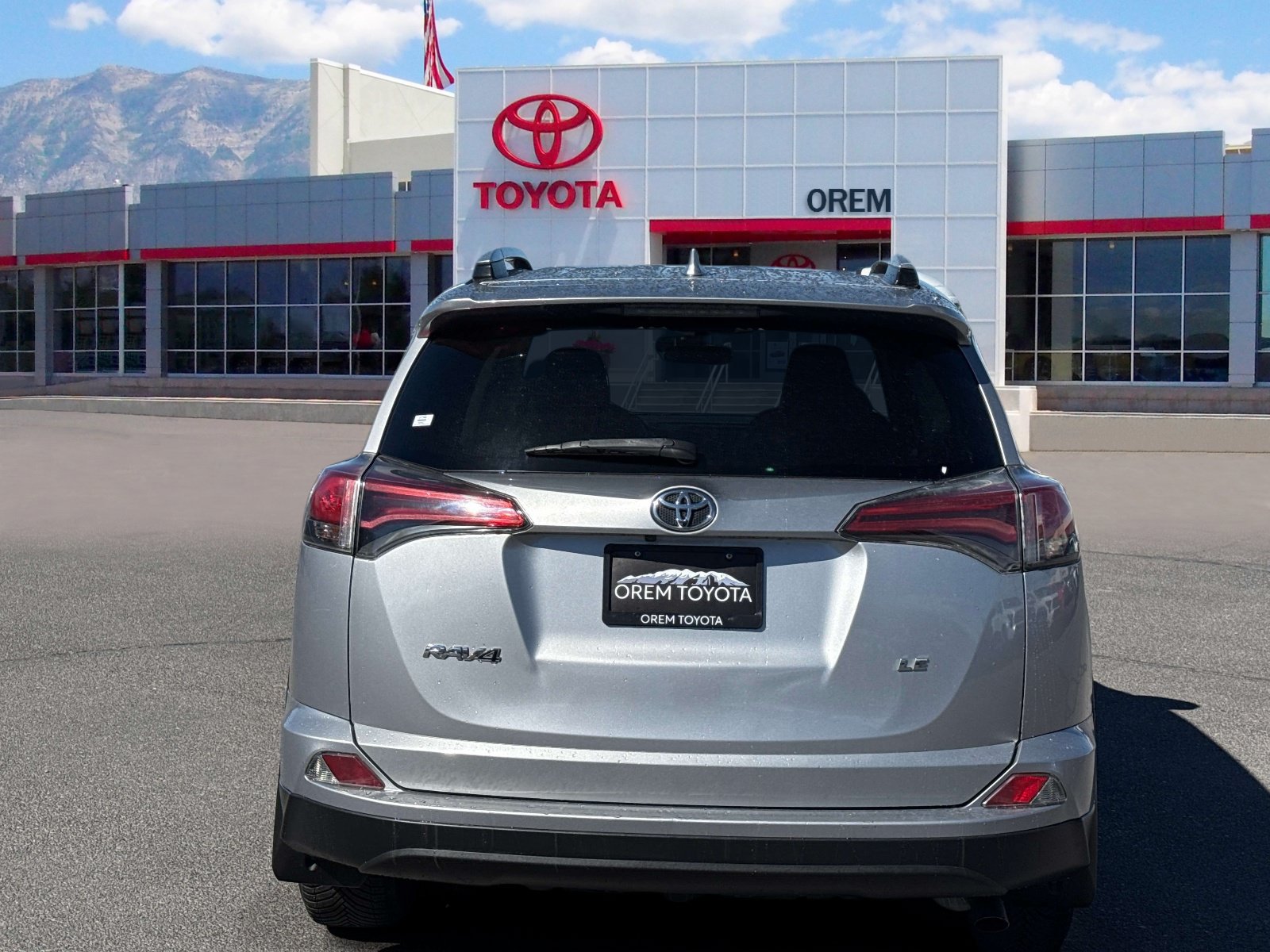 Used 2016 Toyota RAV4 LE FWD image 4