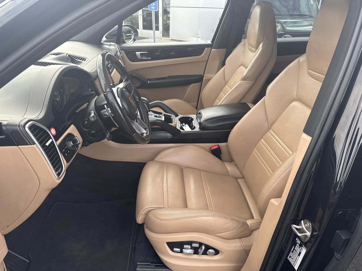 Used 2020 Porsche Cayenne S image 15