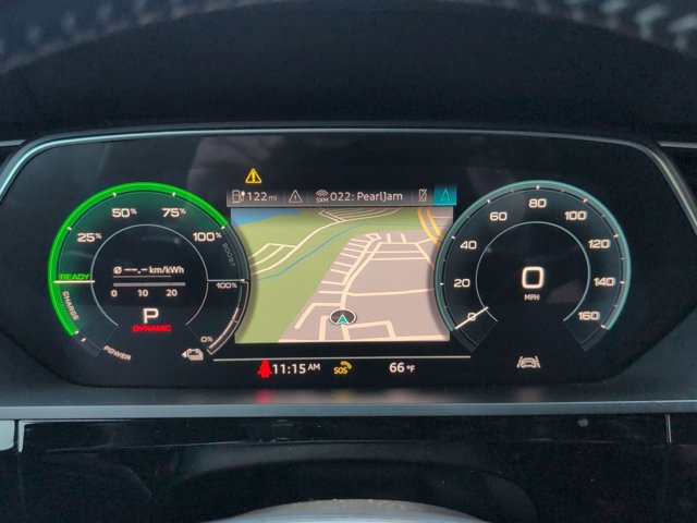 Used 2019 Audi e-tron Prestige w/ Prestige Package AWD/4WD image 11