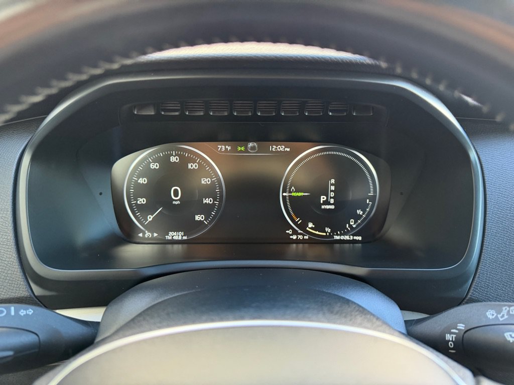 Used 2016 Volvo XC90 T8 Momentum w/ Vision Package AWD/4WD image 17