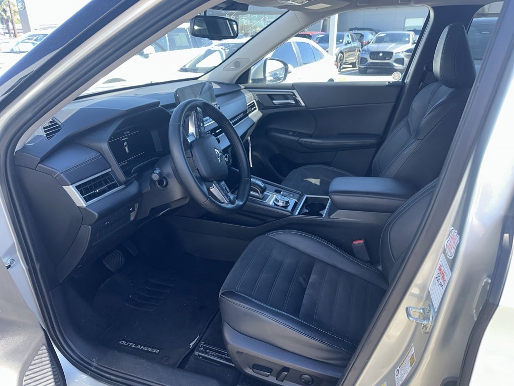 Used 2024 Mitsubishi Outlander SE image 7