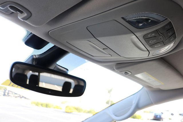 Used 2022 Chrysler Pacifica Touring-L image 25