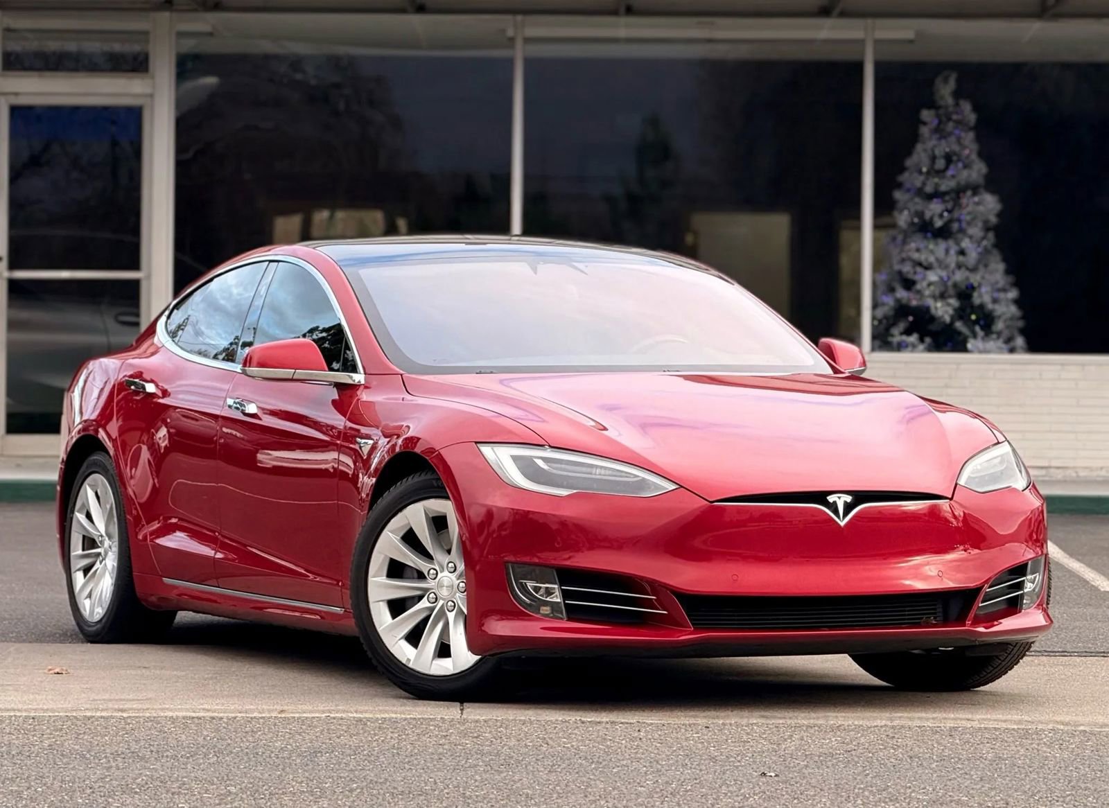 Used 2018 Tesla Model S 75D AWD/4WD image 2