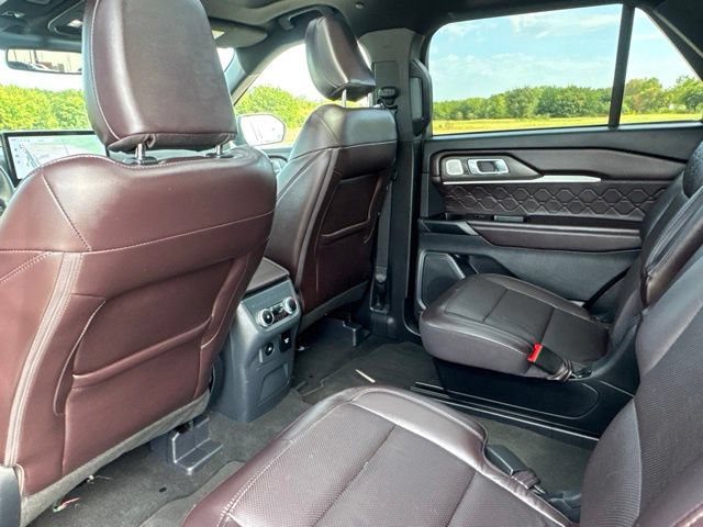 Used 2025 Ford Explorer Platinum w/ LUX Leather Package AWD/4WD image 24
